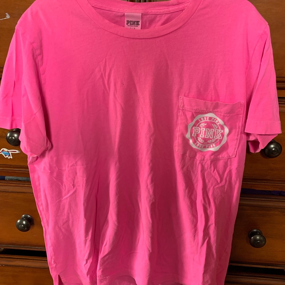 VS pink tee